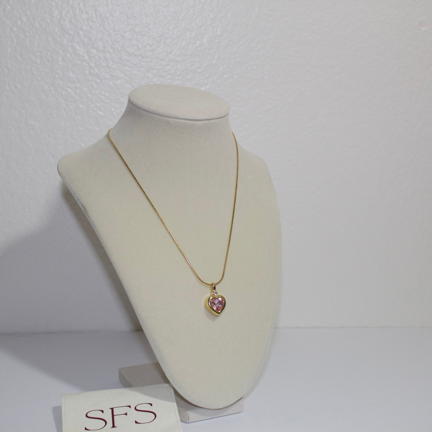 Stella Pendent Necklace